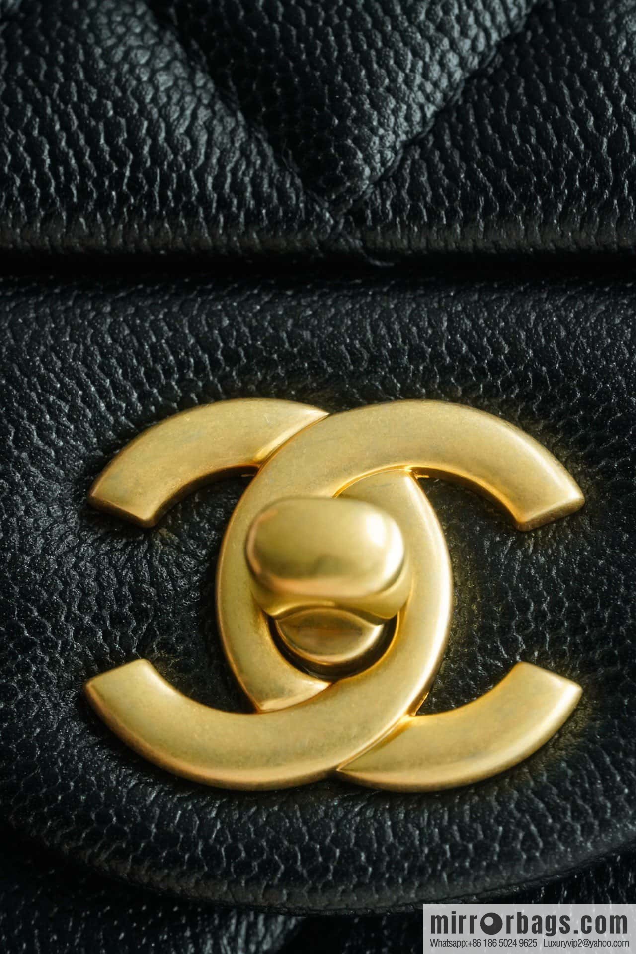 CHANEL 21S Handle CF Mini Black Gold 🖤 AS2431