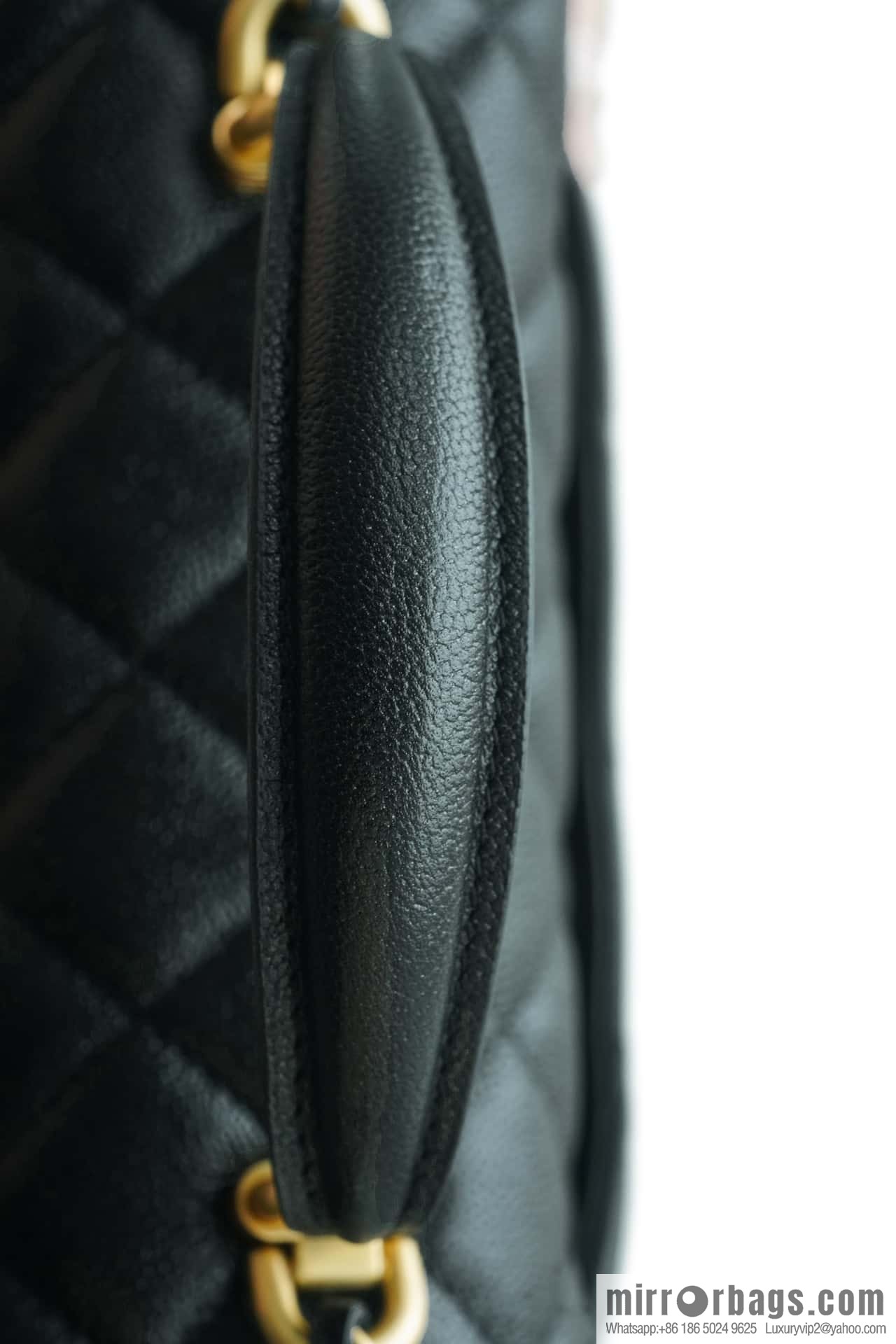 CHANEL 21S Handle CF Mini Black Gold 🖤 AS2431