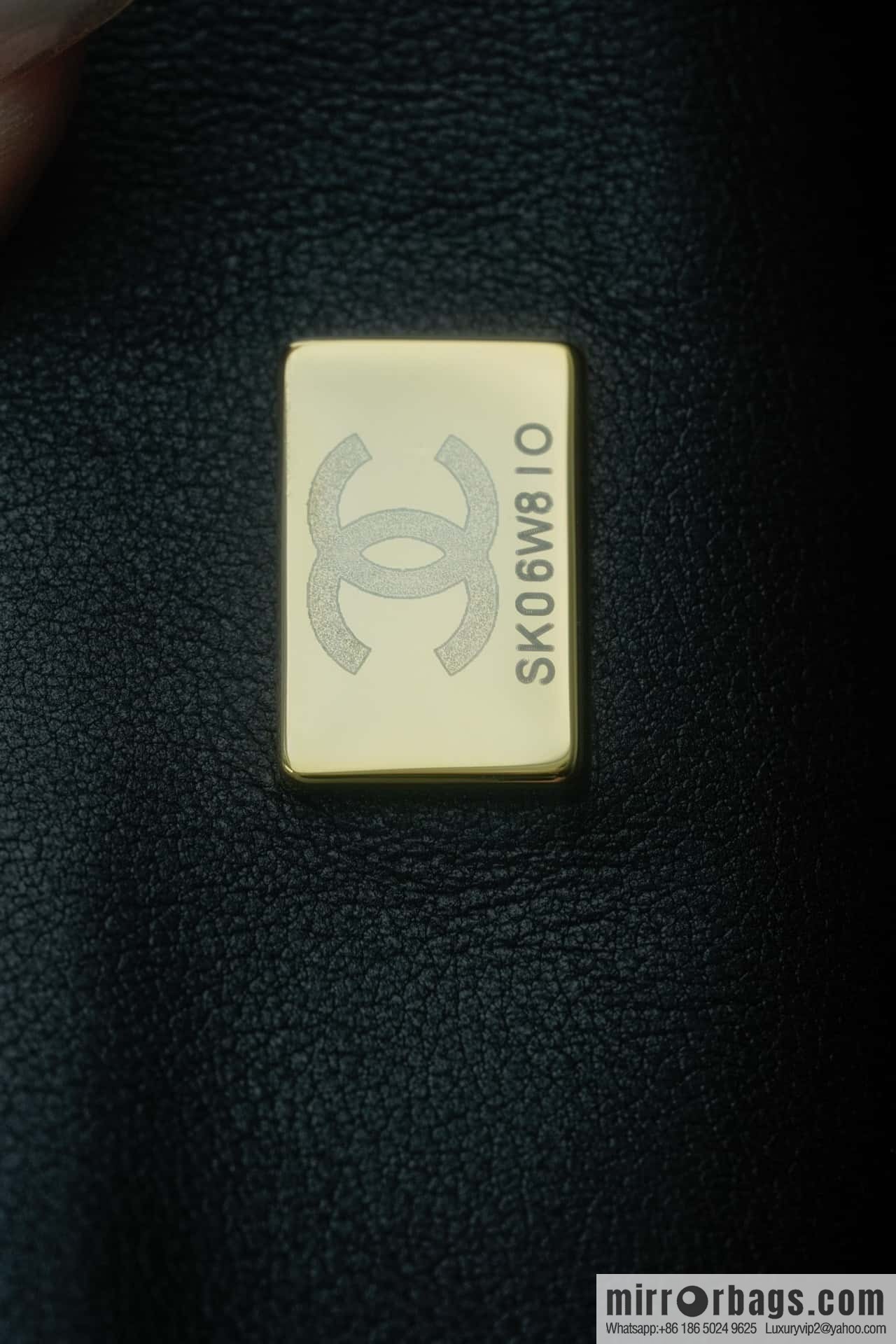 CHANEL 21S Handle CF Mini Black Gold 🖤 AS2431