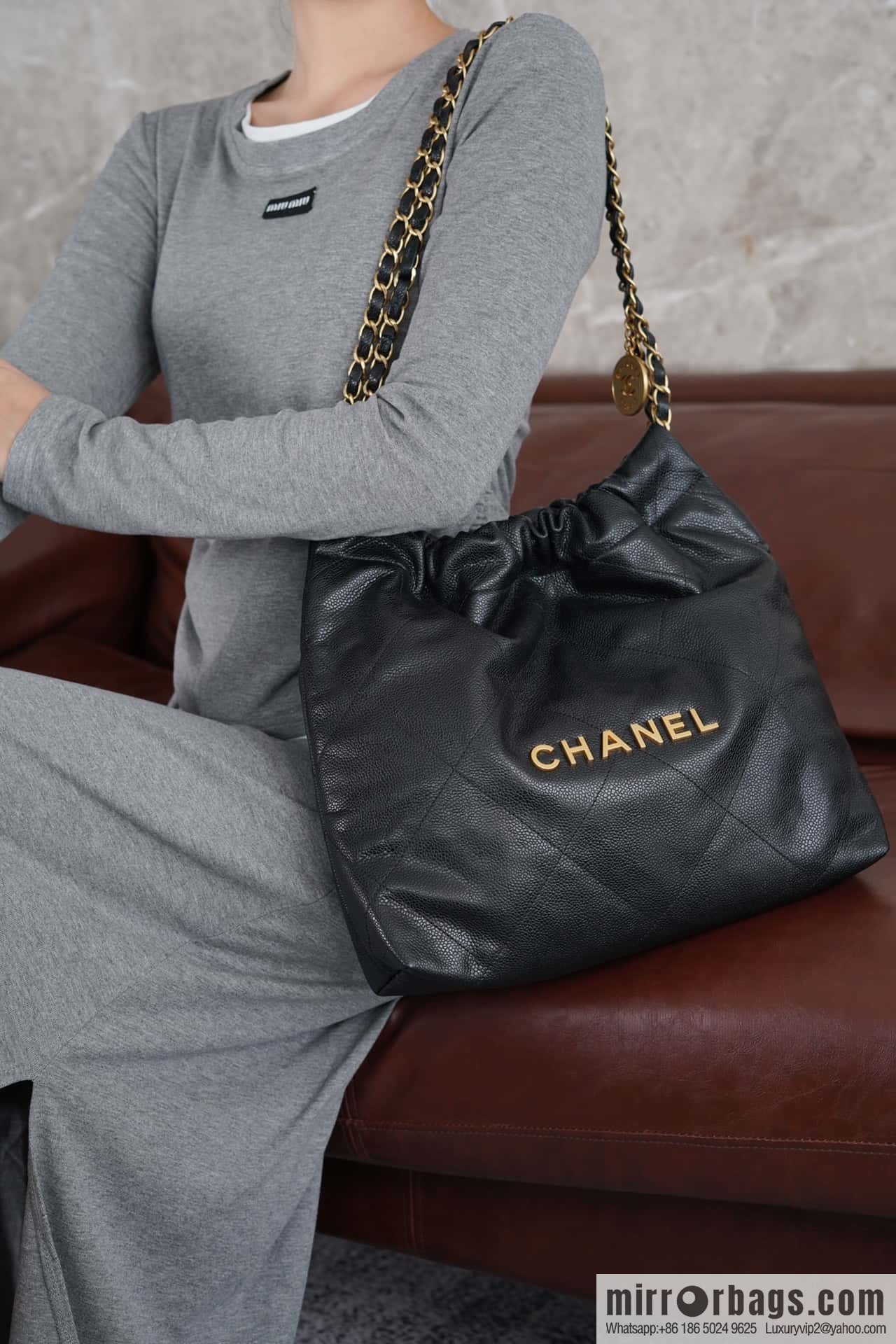 CHANEL New Lychee Pattern Handbag, Small Black Gold Buckle AS3260