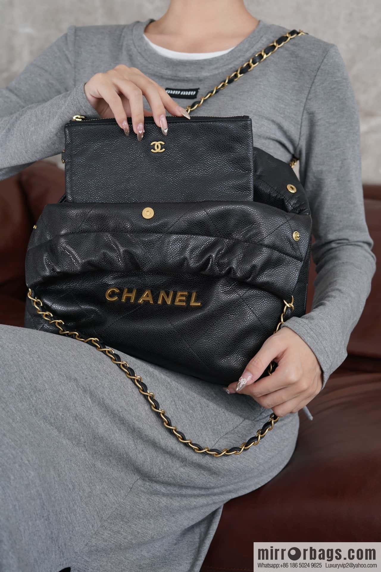 CHANEL New Lychee Pattern Handbag, Small Black Gold Buckle AS3260