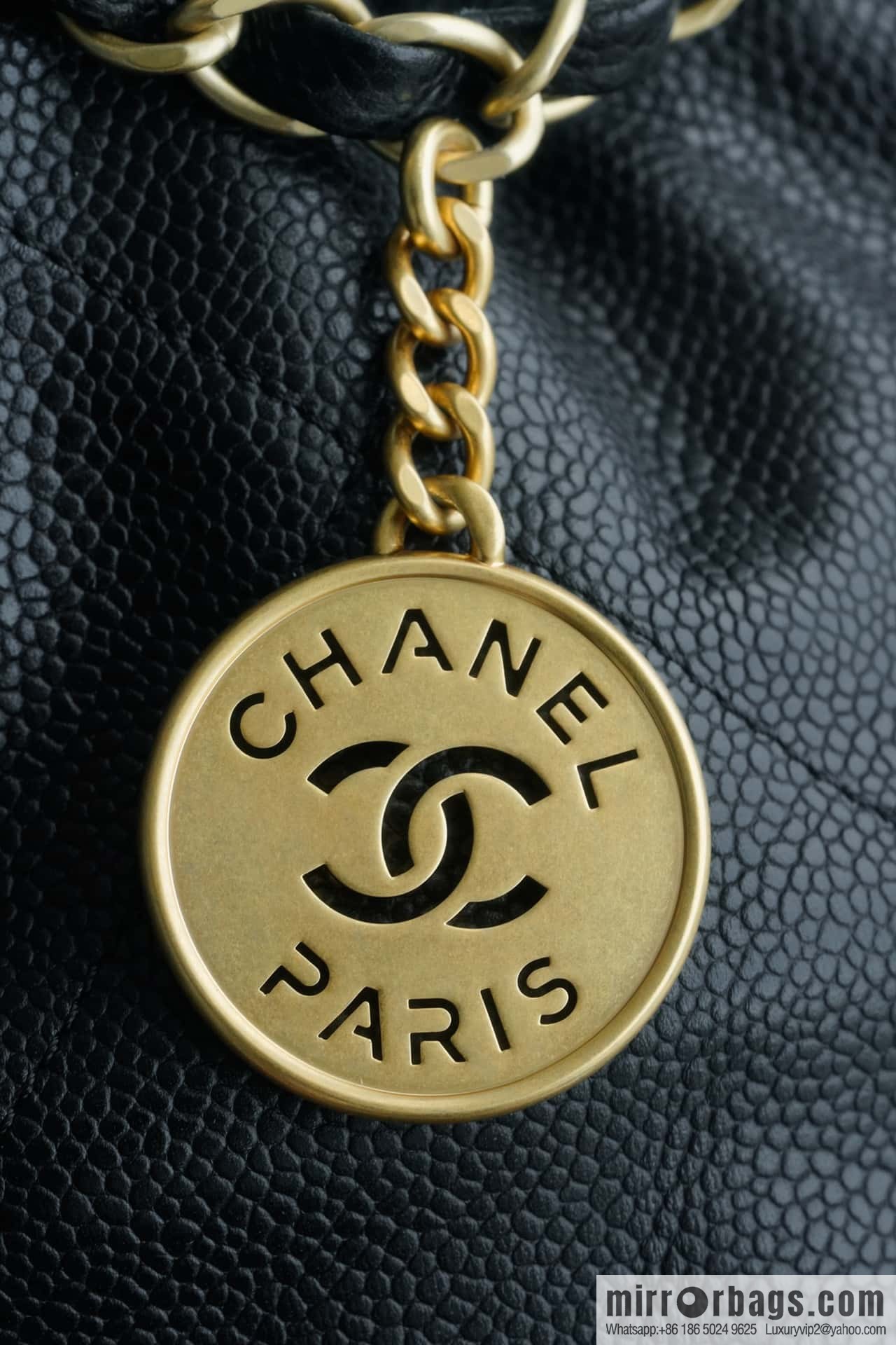 CHANEL New Lychee Pattern Handbag, Small Black Gold Buckle AS3260
