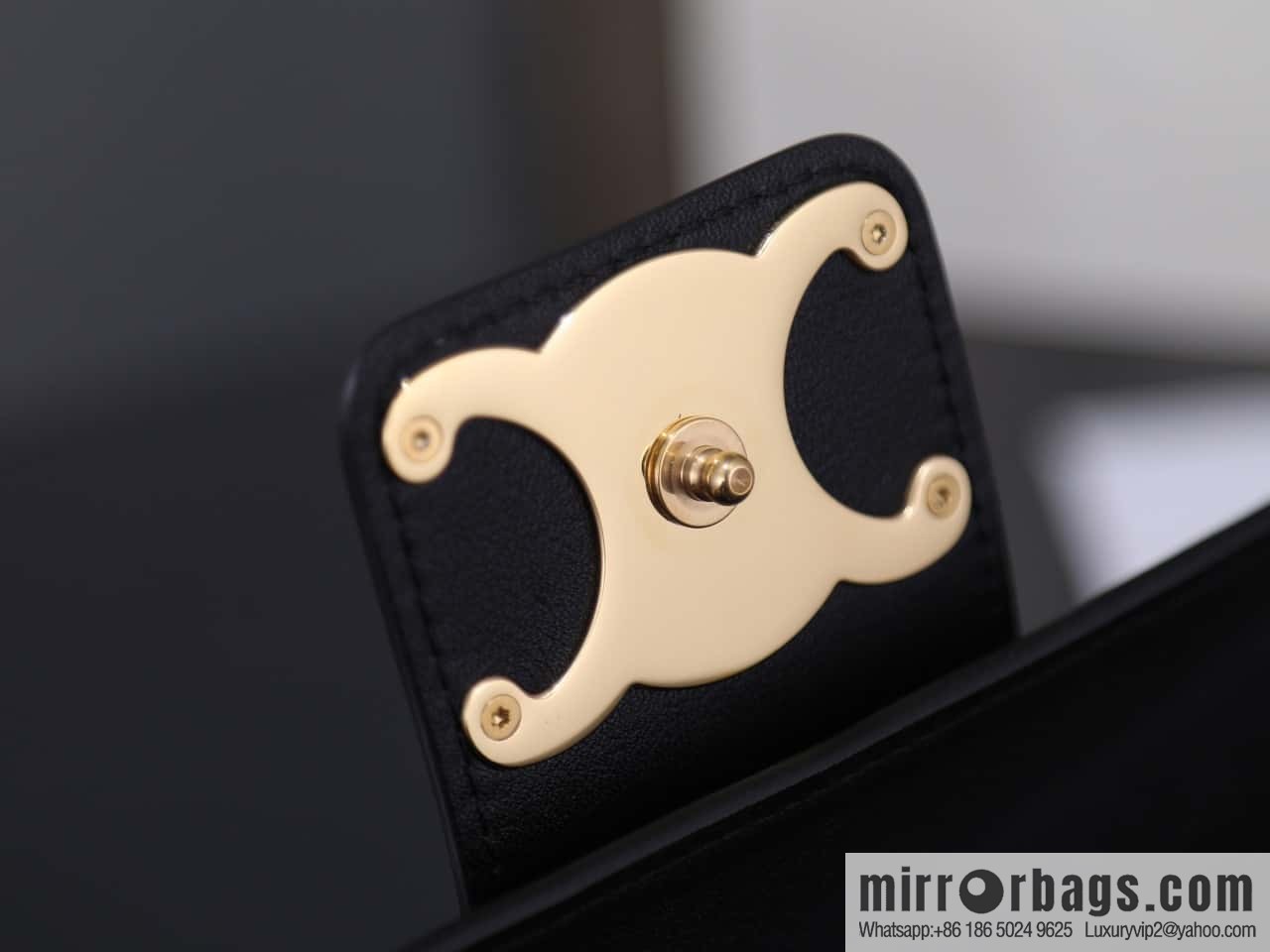 [Premium quality, all-steel hardware] VICTOIRE medium soft cow leather handbag number: 115853