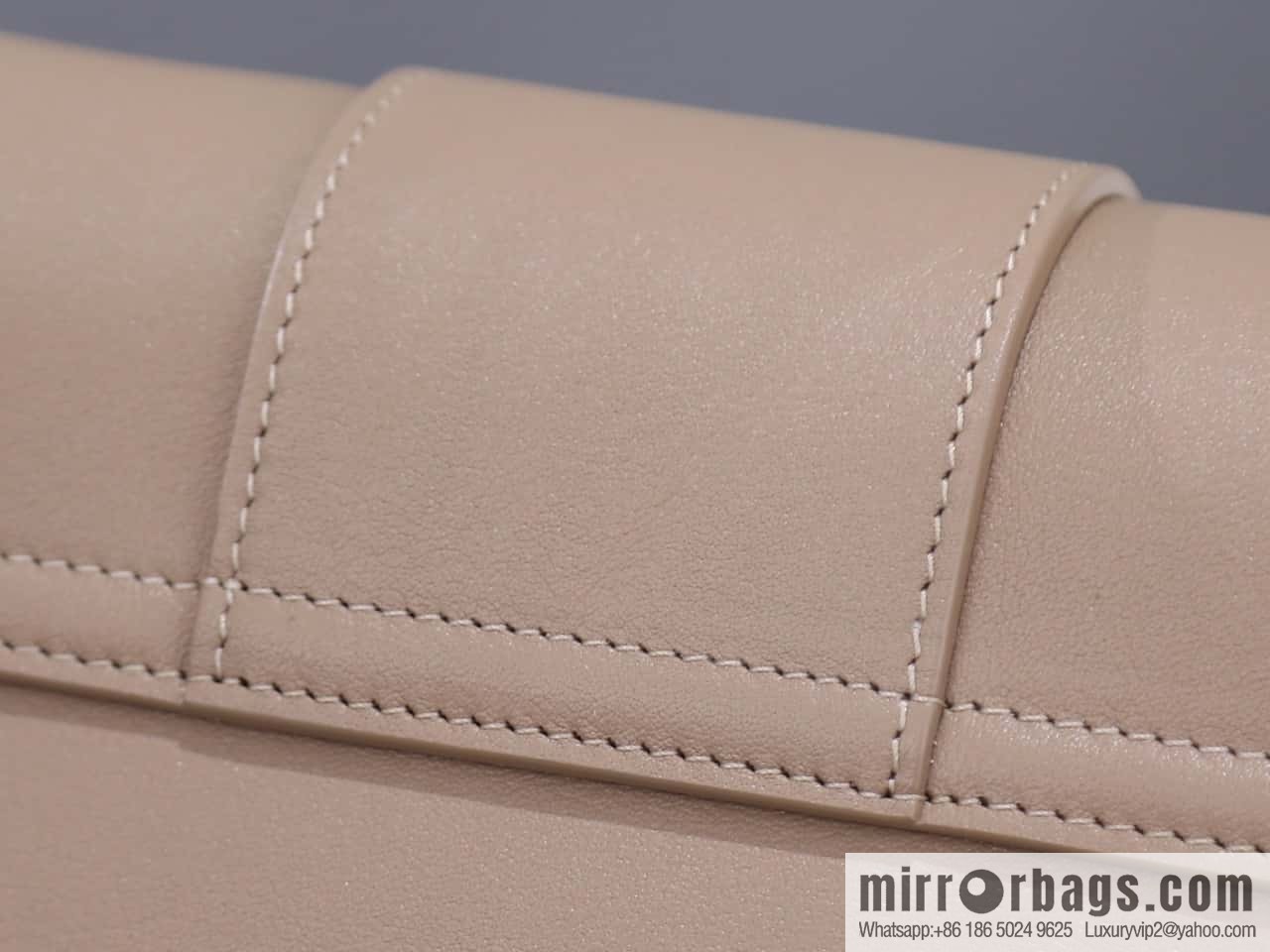 [Premium quality, all-steel hardware] VICTOIRE medium soft cow leather handbag number: 115853