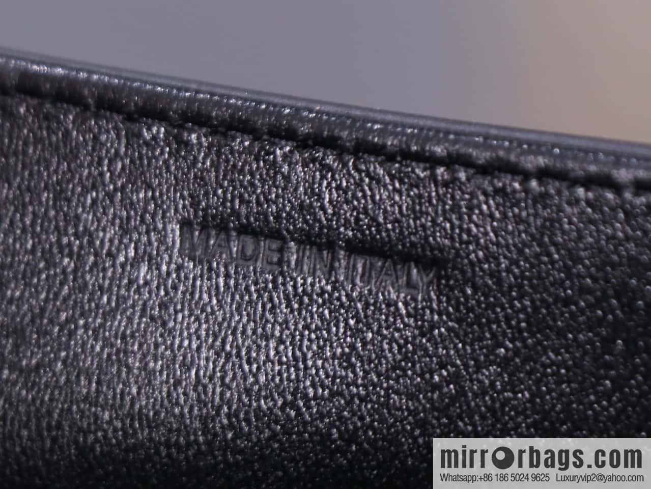 [Premium quality, all-steel hardware] LOLA medium bright cow leather handbag number: 115533