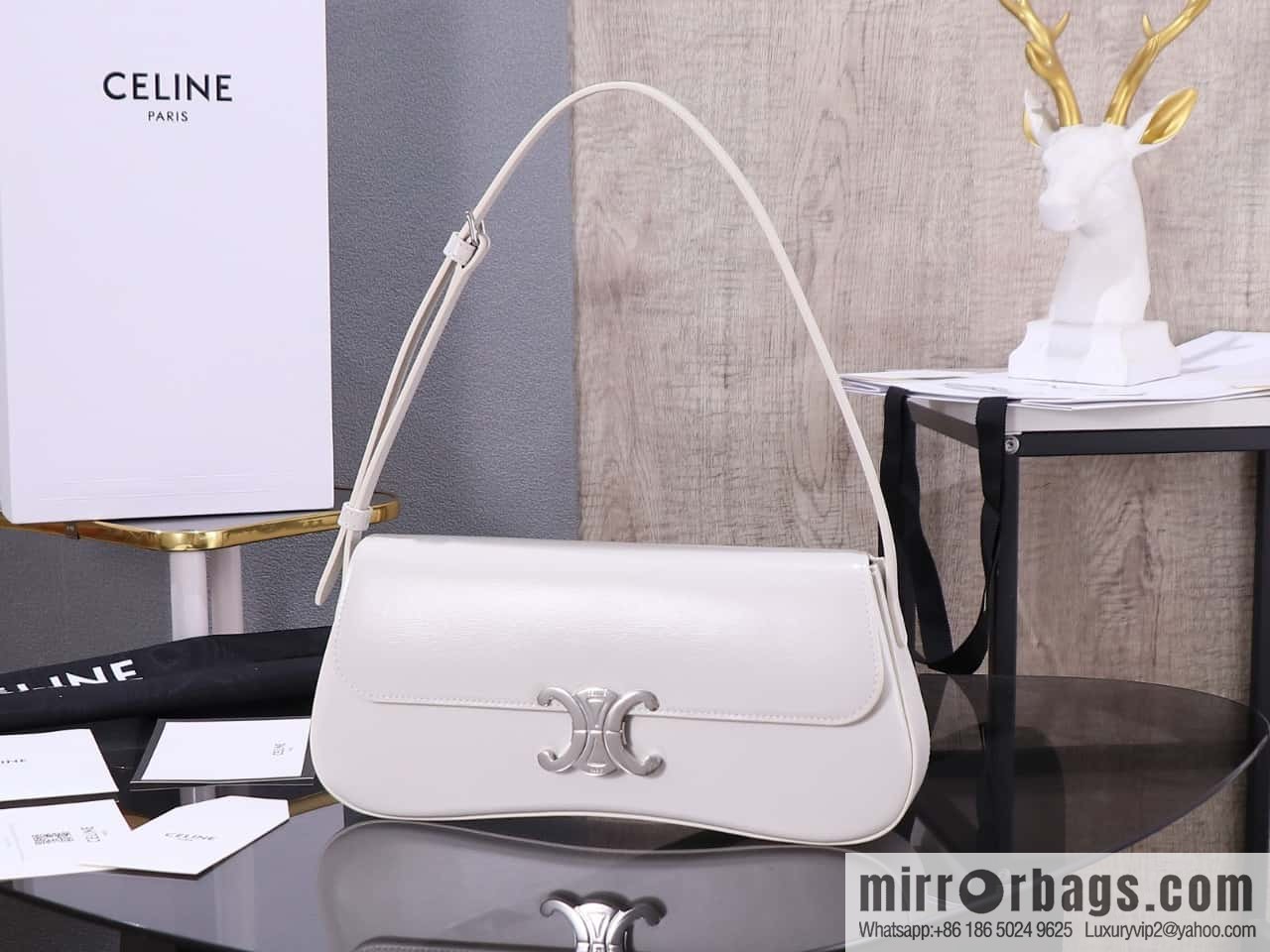 [Premium quality, all-steel hardware] LOLA medium bright cow leather handbag number: 115533