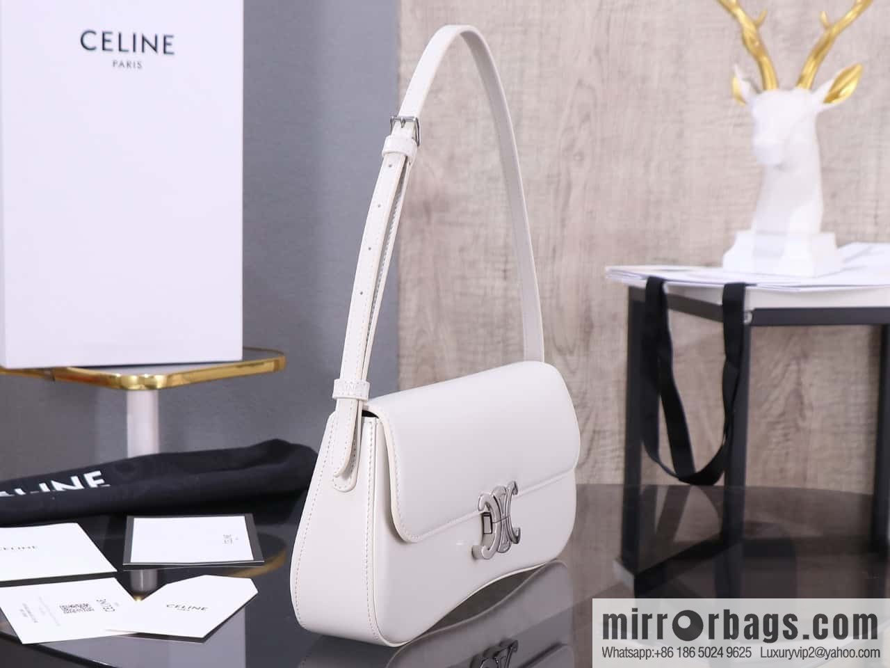 [Premium quality, all-steel hardware] LOLA medium bright cow leather handbag number: 115533