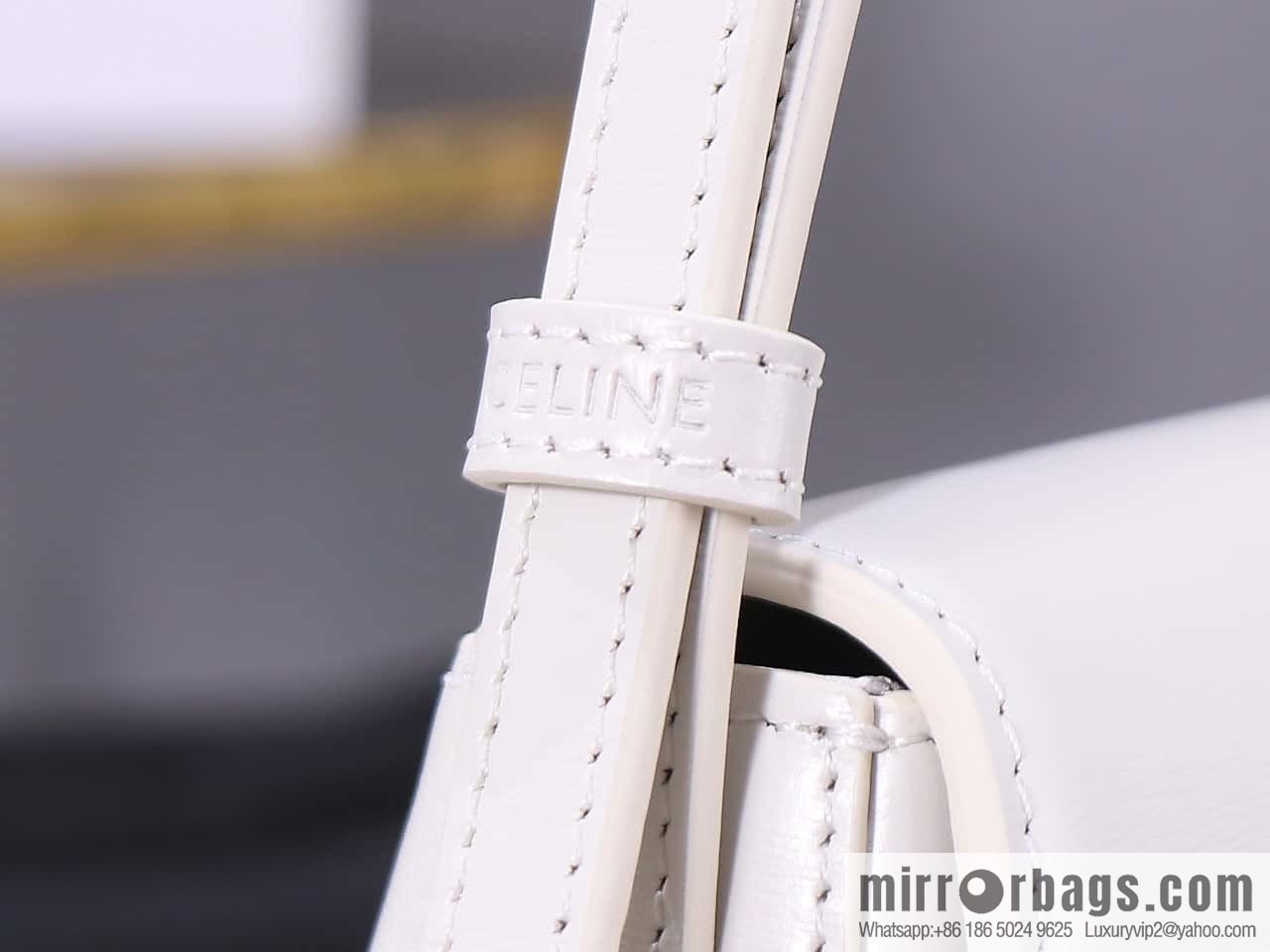 [Premium quality, all-steel hardware] LOLA medium bright cow leather handbag number: 115533