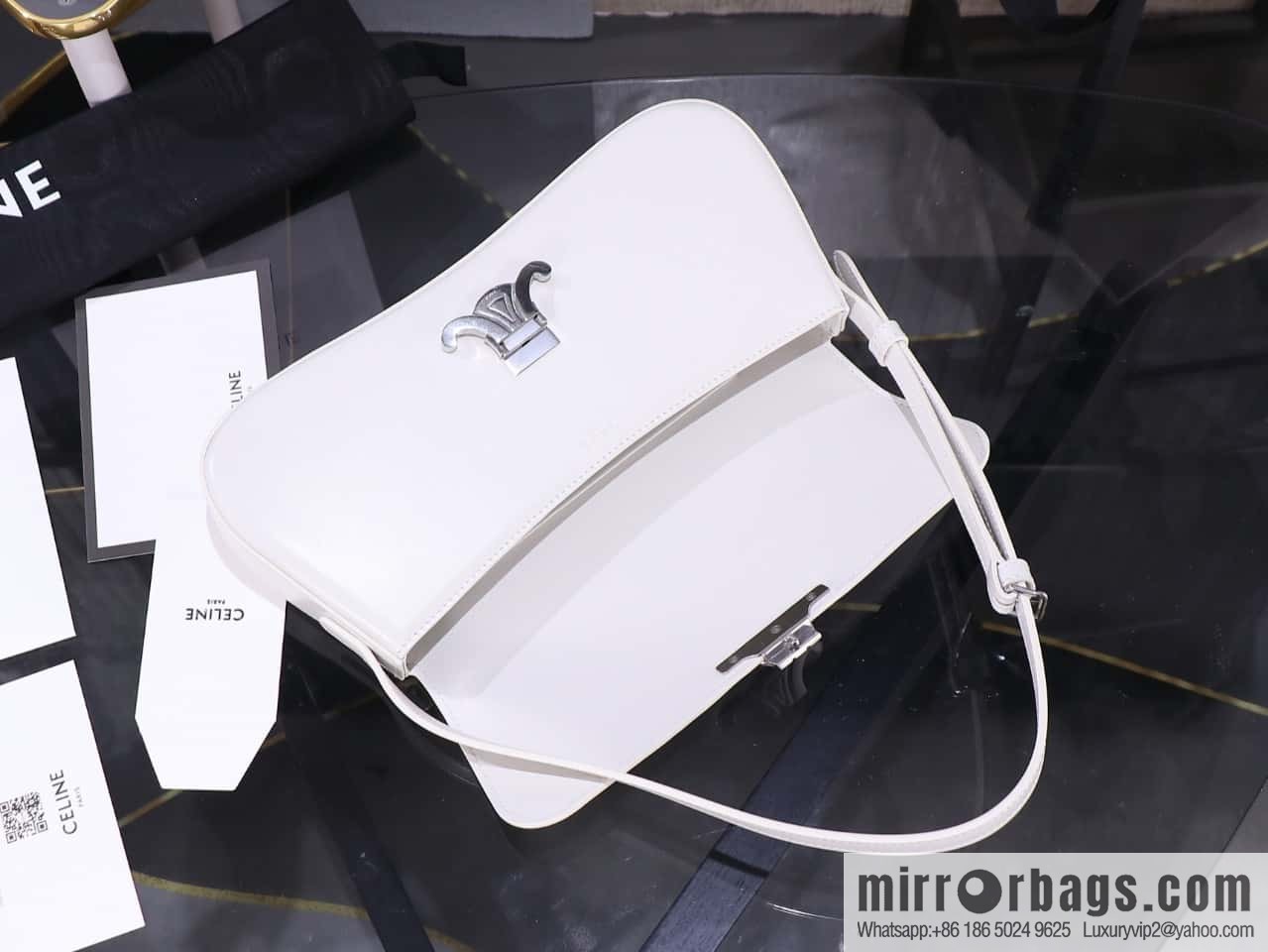 [Premium quality, all-steel hardware] LOLA medium bright cow leather handbag number: 115533