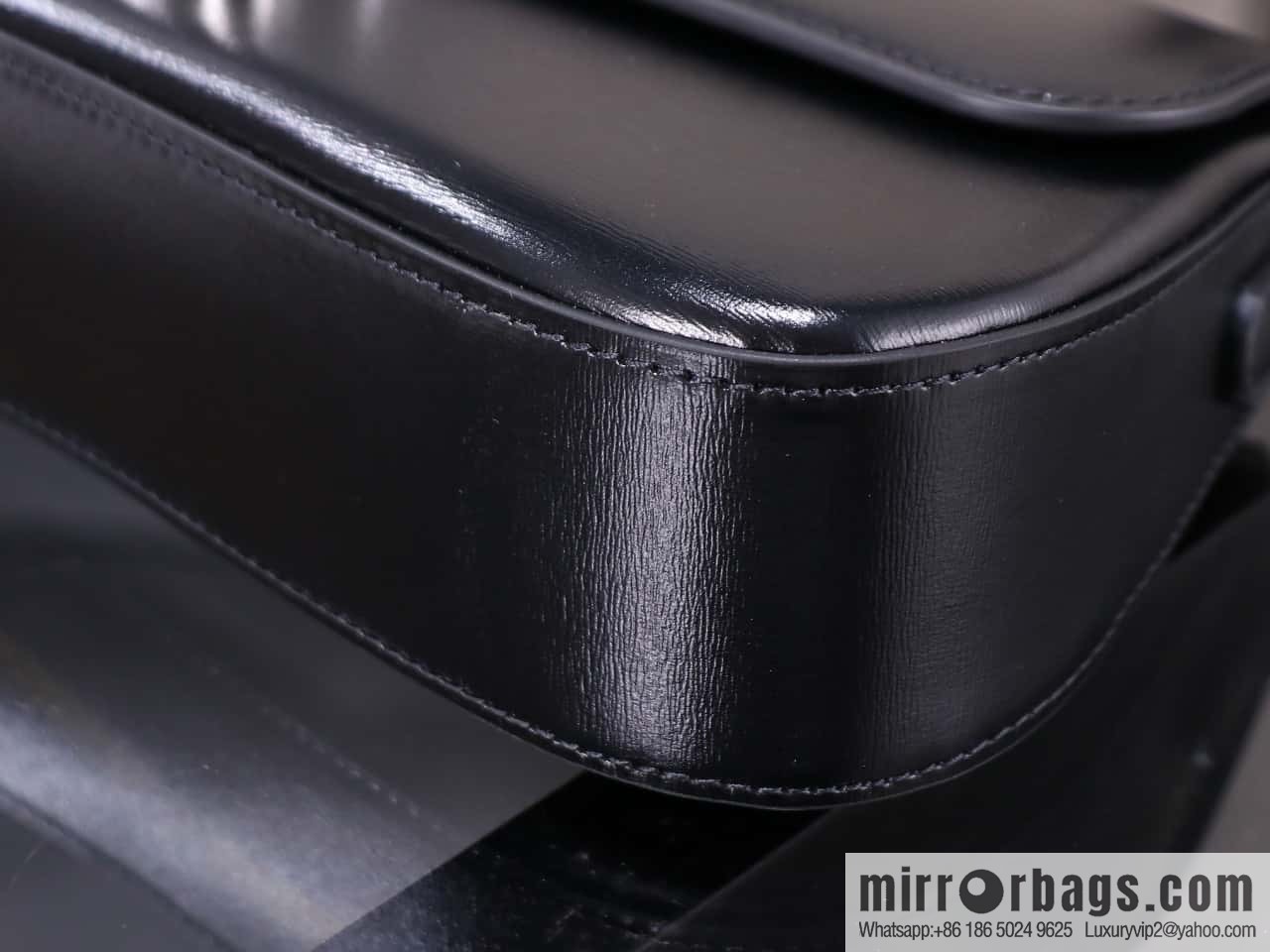 [Premium quality, all-steel hardware] LOLA medium bright cow leather handbag number: 115533