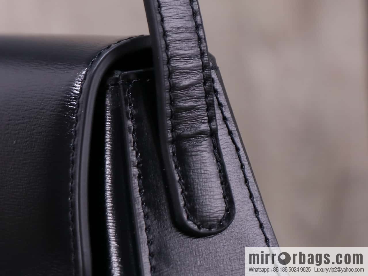 [Premium quality, all-steel hardware] LOLA medium bright cow leather handbag number: 115533