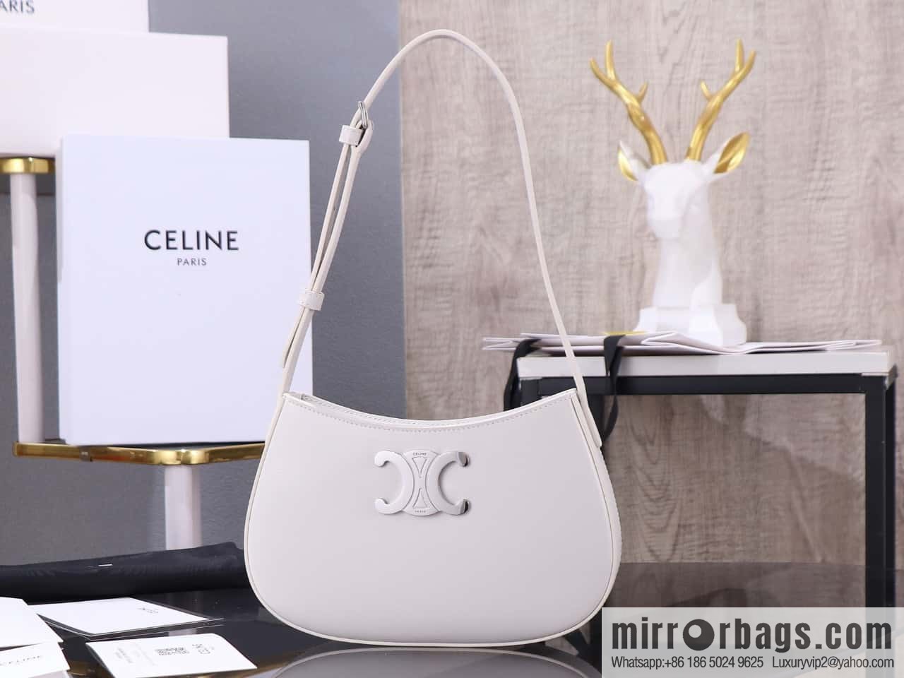 CELIN_E 2024 | TILLY medium shiny cow leather handbag The latest armpit bag number: 115703BF4.38NO