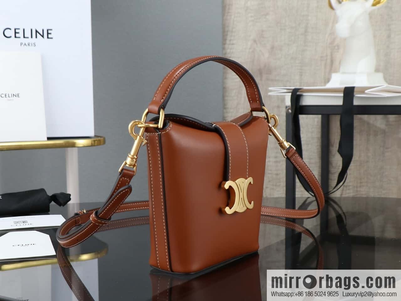 [Premium quality, all-steel hardware] CELIN_E TRIOMPHE mini cowhide bucket bag model: 10k943