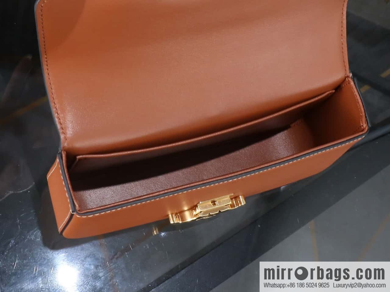 Premium all-steel hardware 】 𝗖𝗘𝗟𝗜𝗡𝗘 𝑻𝒓𝒊𝒐𝒎𝒑𝒉𝒆 chain armpit bag Model: 197992