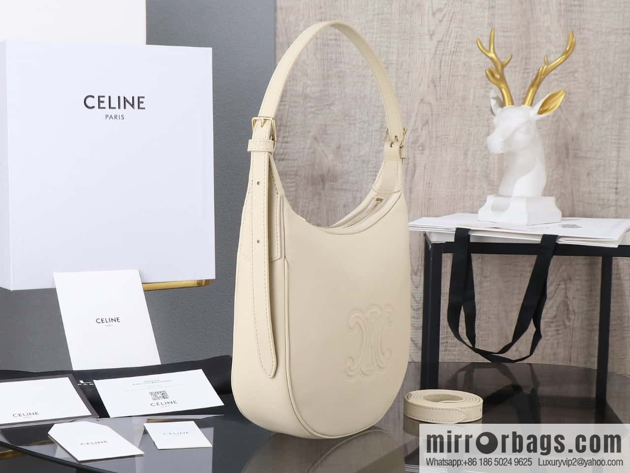 [Premium all-steel hardware] Small HELOSE TRIOMPHE logo printed cow leather handbag No.: 117252 117523