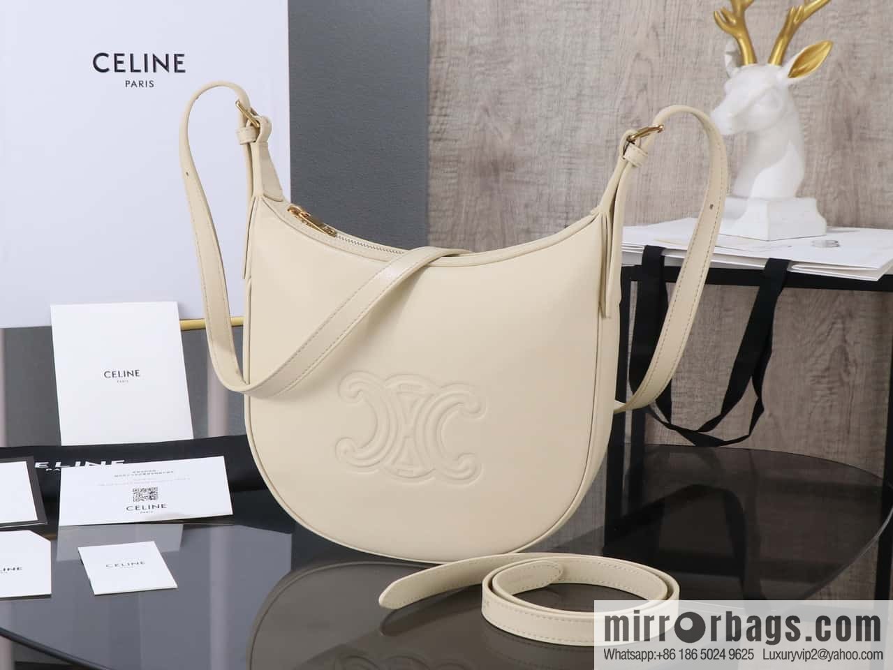 [Premium all-steel hardware] Small HELOSE TRIOMPHE logo printed cow leather handbag No.: 117252 117523