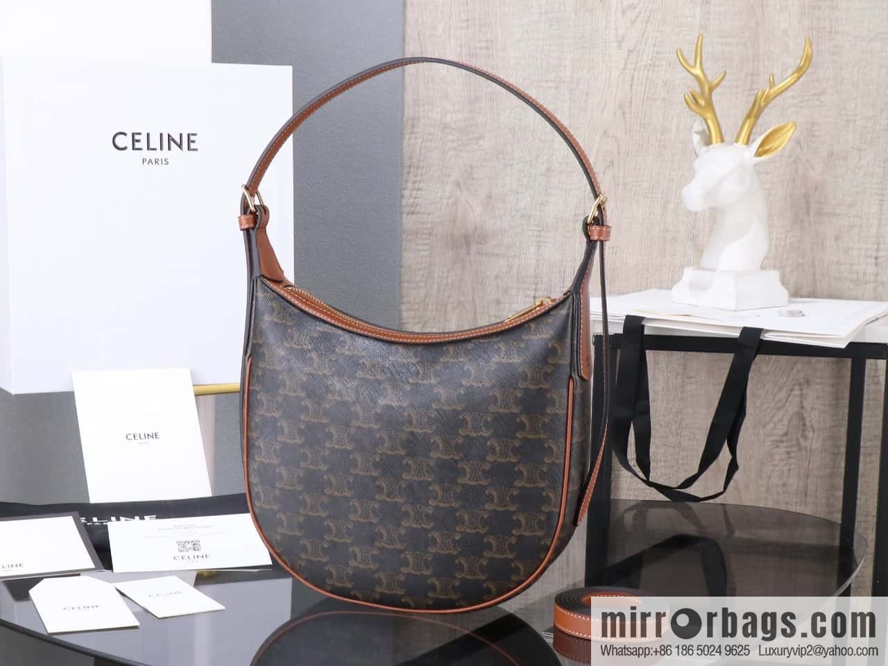 [Premium all-steel hardware] Small HELOSE TRIOMPHE logo printed cow leather handbag No.: 117252 117523
