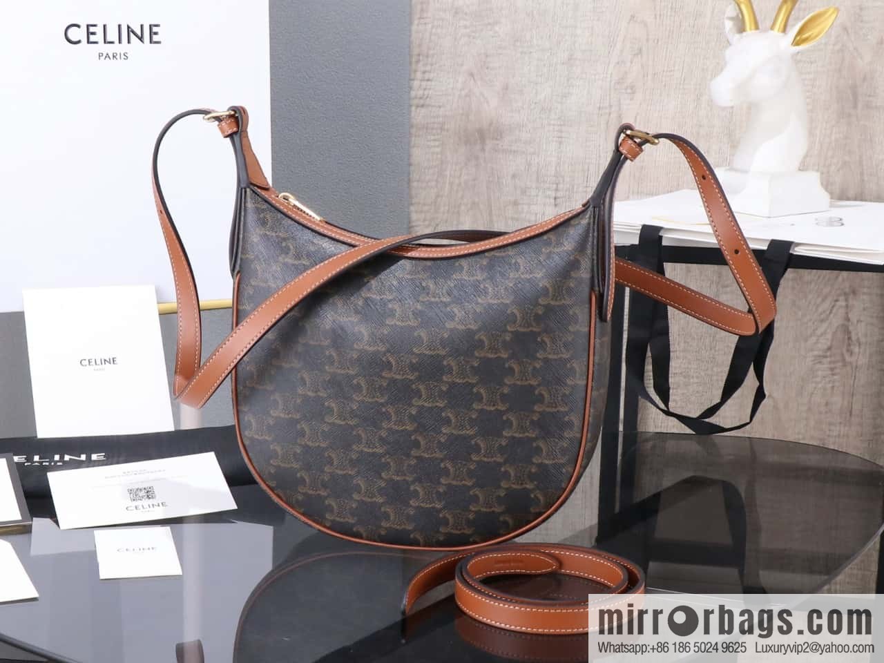 [Premium all-steel hardware] Small HELOSE TRIOMPHE logo printed cow leather handbag No.: 117252 117523