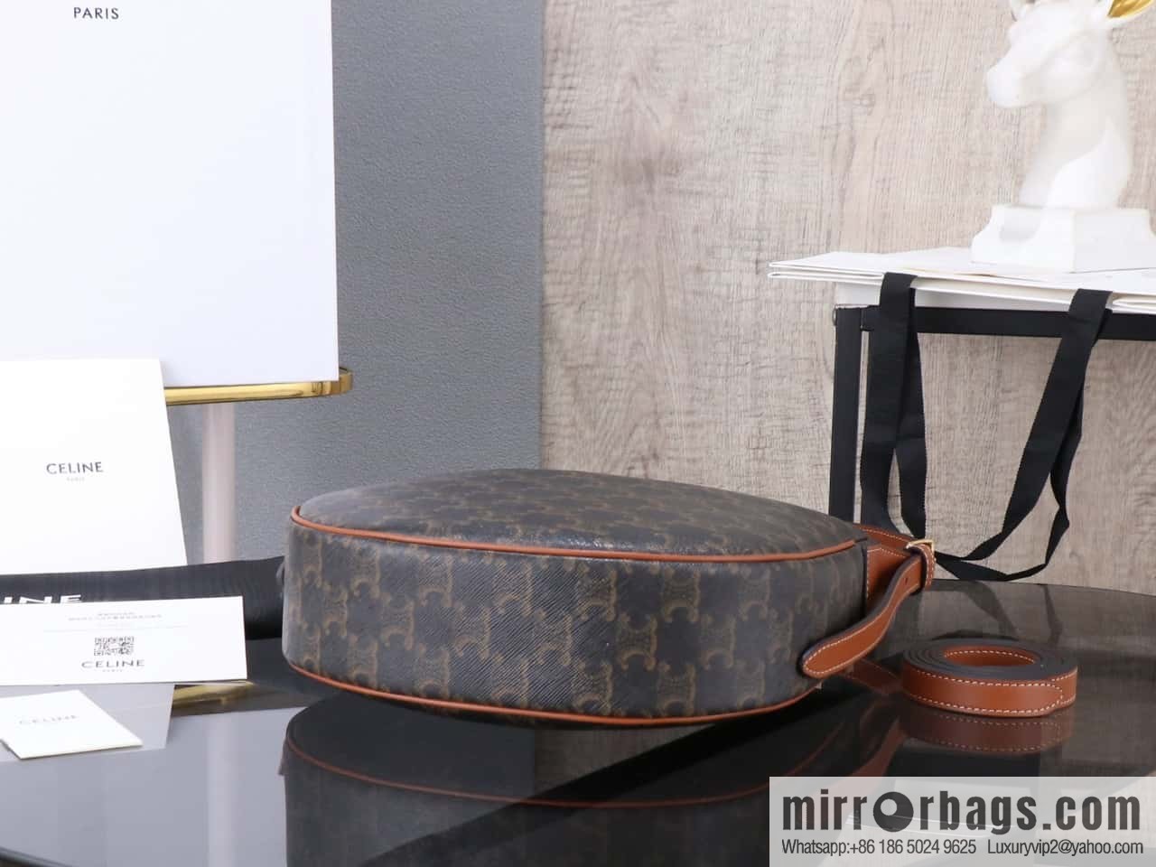 [Premium all-steel hardware] Small HELOSE TRIOMPHE logo printed cow leather handbag No.: 117252 117523