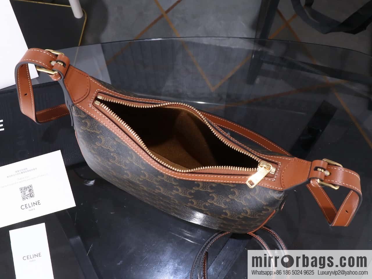 [Premium all-steel hardware] Small HELOSE TRIOMPHE logo printed cow leather handbag No.: 117252 117523