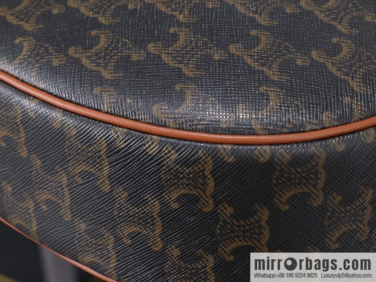 [Premium all-steel hardware] Small HELOSE TRIOMPHE logo printed cow leather handbag No.: 117252 117523