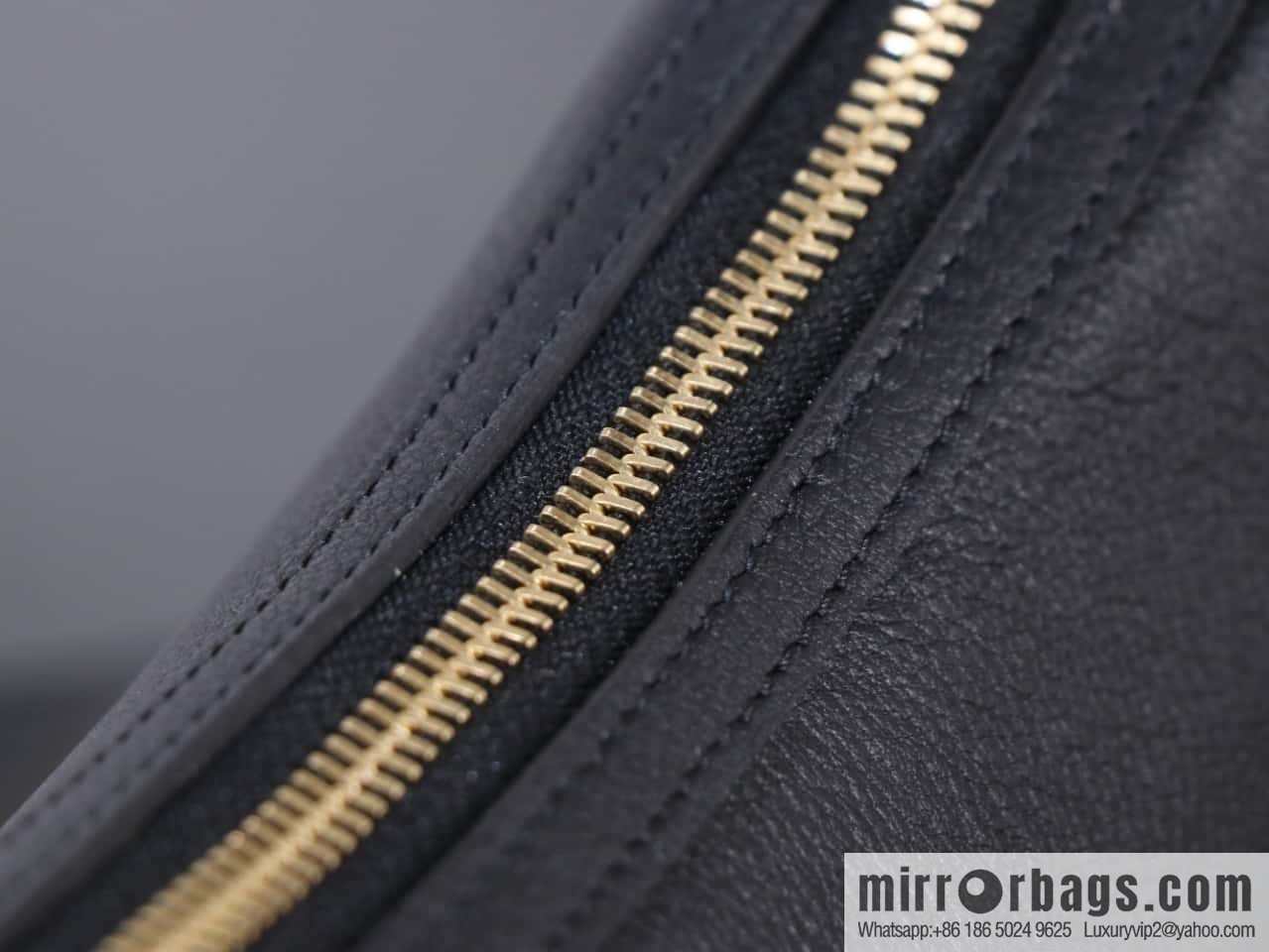 [Premium all-steel hardware] Small HELOSE TRIOMPHE logo printed cow leather handbag No.: 117252 117523