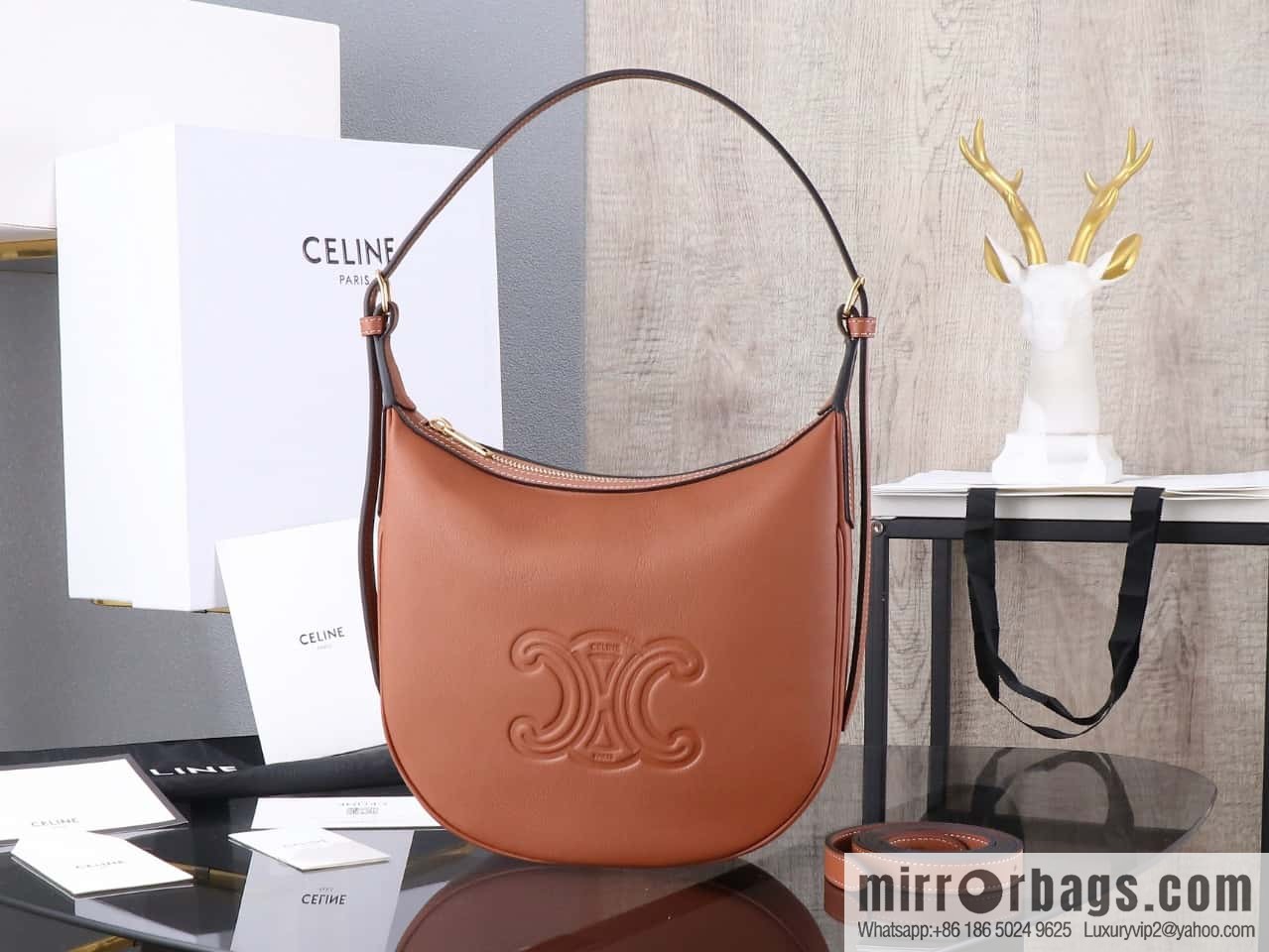 [Premium all-steel hardware] Small HELOSE TRIOMPHE logo printed cow leather handbag No.: 117252 117523