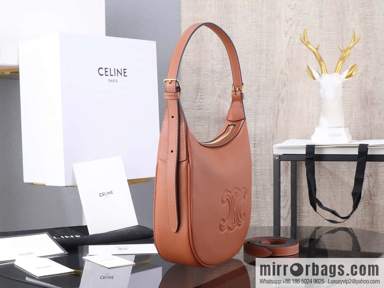[Premium all-steel hardware] Small HELOSE TRIOMPHE logo printed cow leather handbag No.: 117252 117523