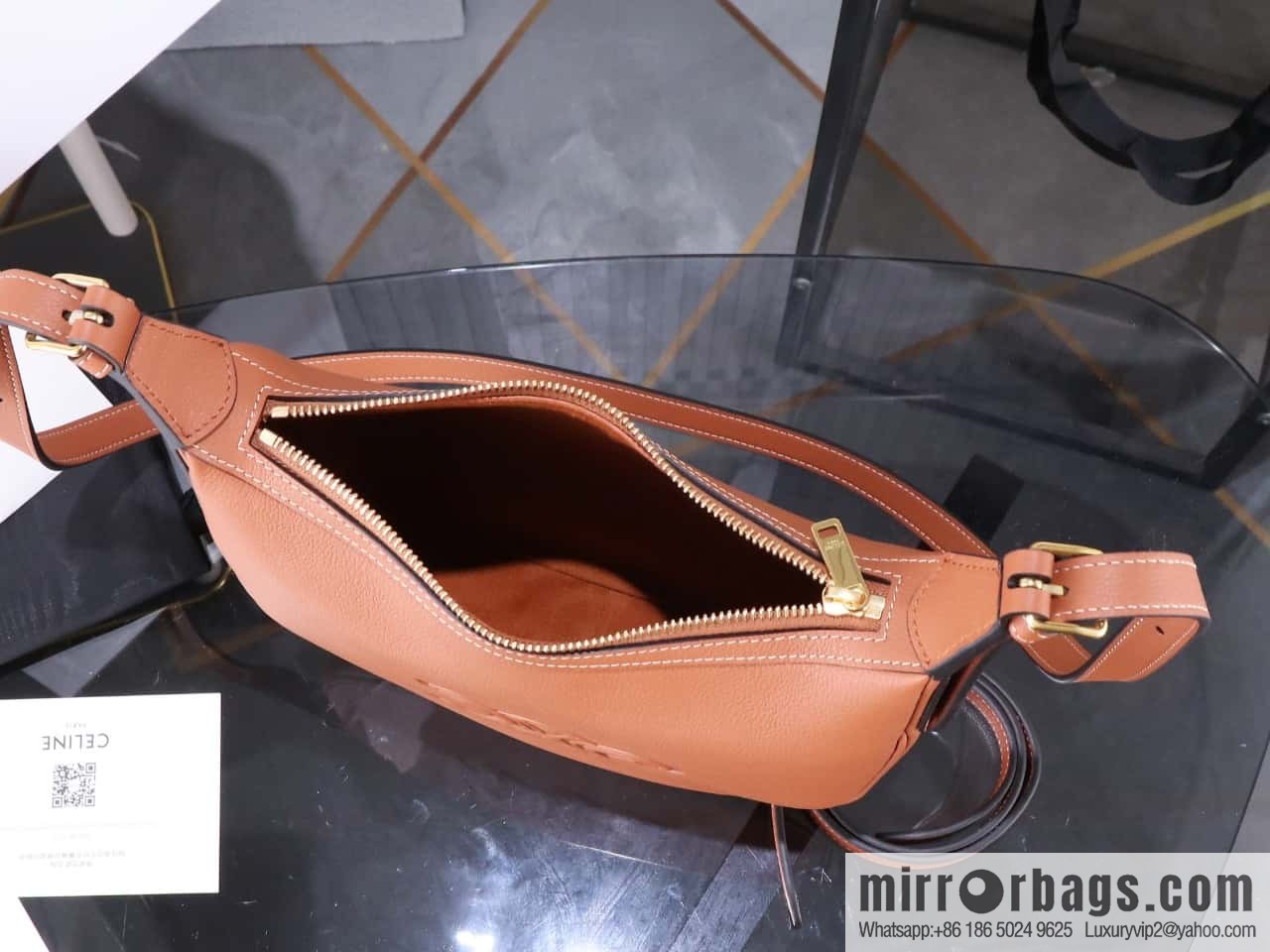 [Premium all-steel hardware] Small HELOSE TRIOMPHE logo printed cow leather handbag No.: 117252 117523