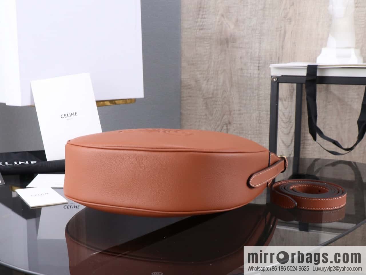 [Premium all-steel hardware] Small HELOSE TRIOMPHE logo printed cow leather handbag No.: 117252 117523