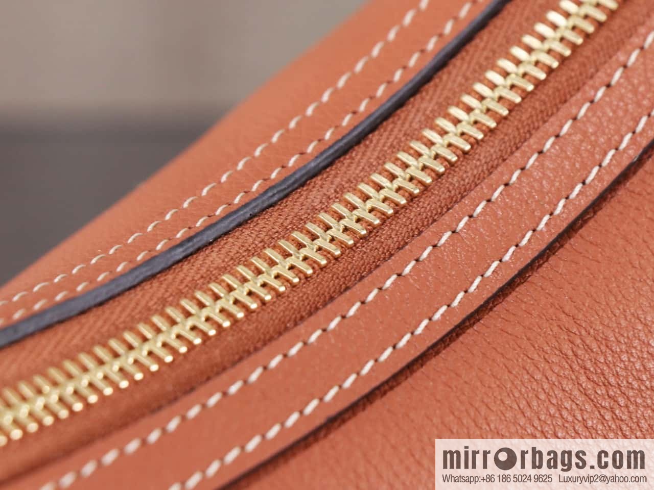 [Premium all-steel hardware] Small HELOSE TRIOMPHE logo printed cow leather handbag No.: 117252 117523