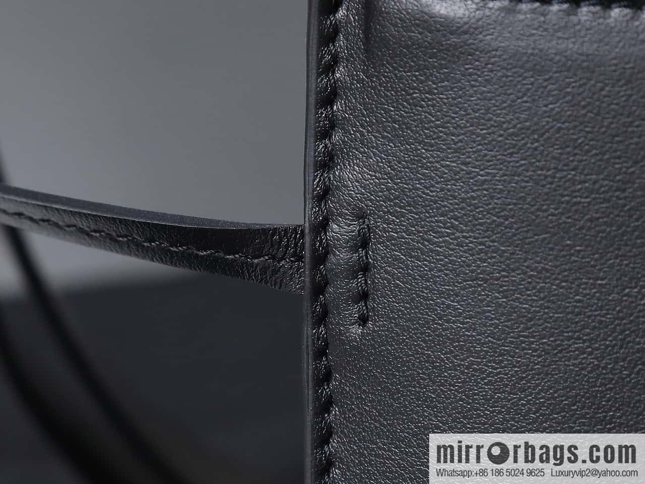[Premium all-steel hardware] 24s new Louise bucket bag CELINE LOUISE medium smooth cow leather handbag No.: 116613FX9.38NO