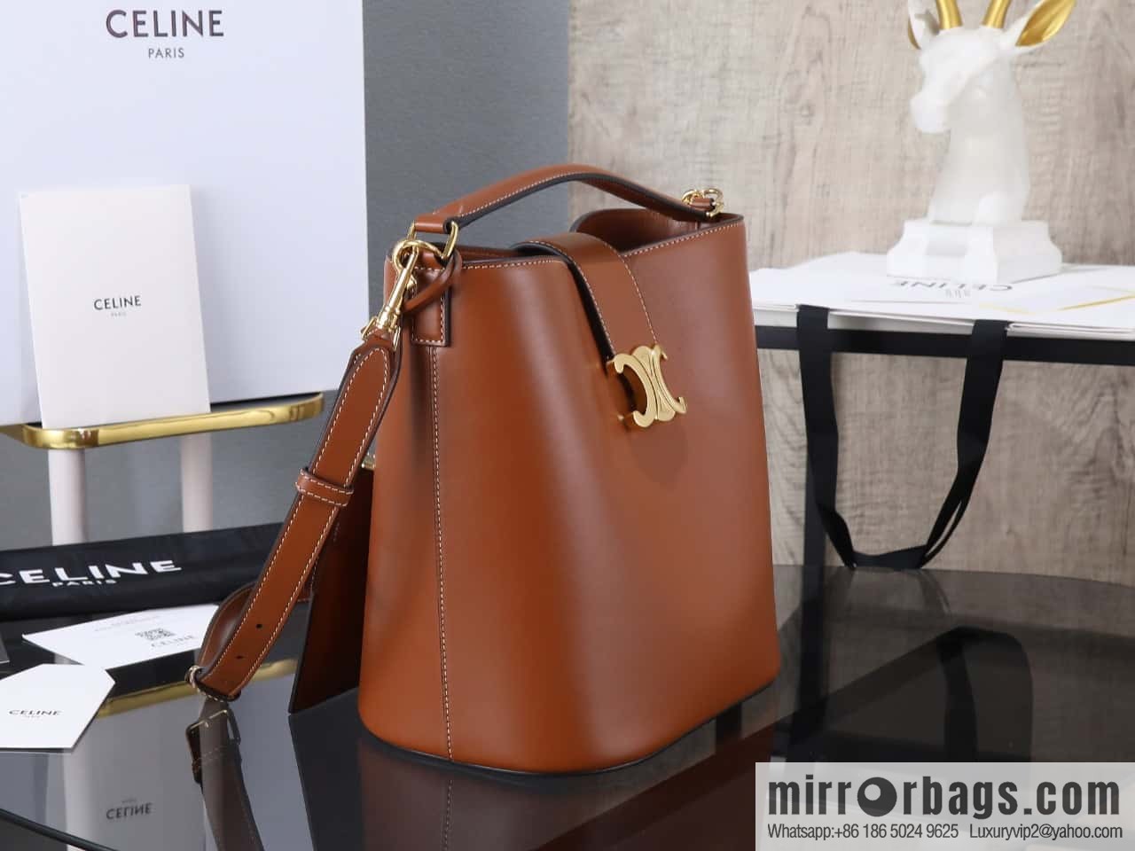 [Premium all-steel hardware] 24s new Louise bucket bag CELINE LOUISE medium smooth cow leather handbag No.: 116613FX9.38NO