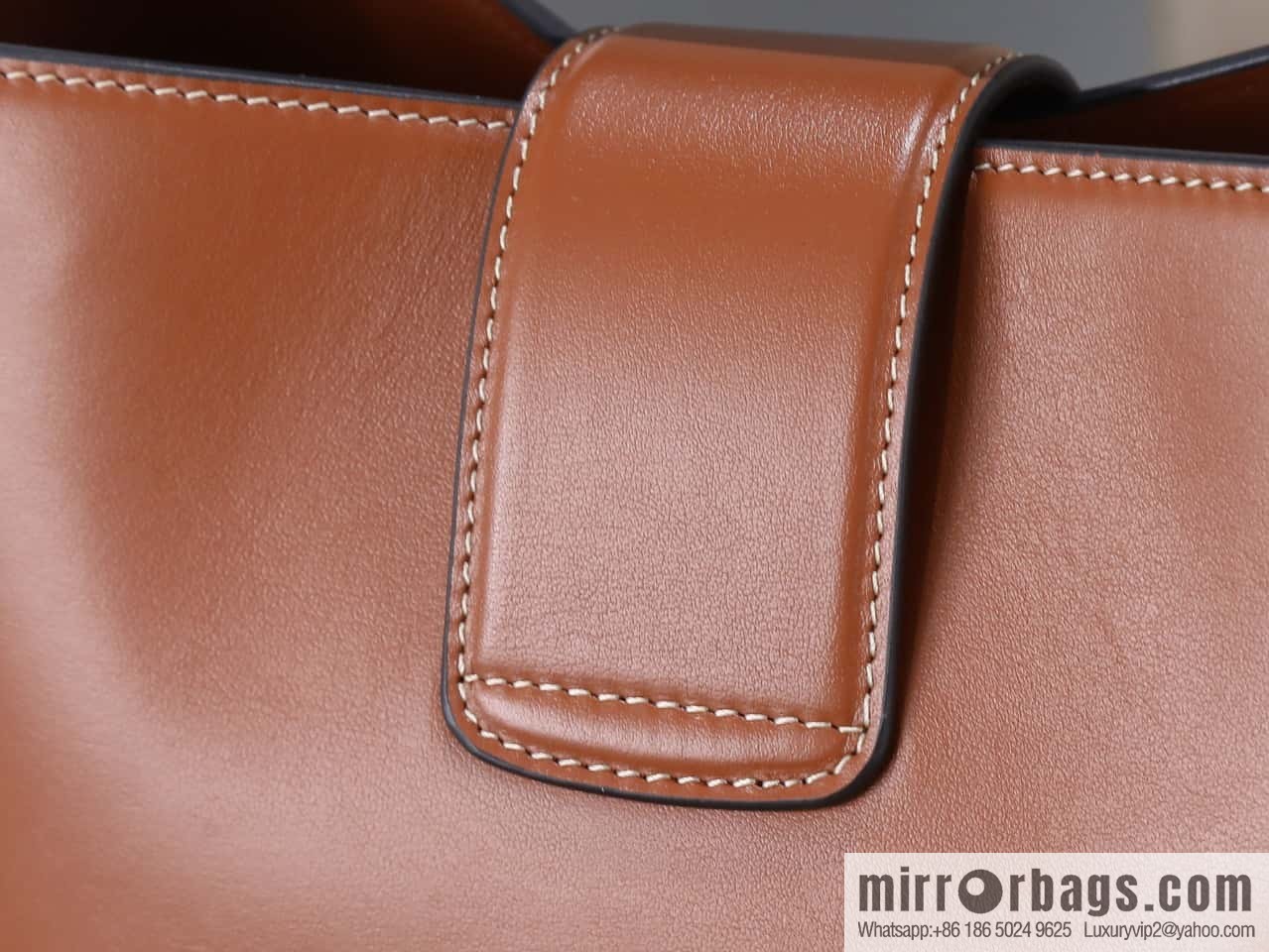 [Premium all-steel hardware] 24s new Louise bucket bag CELINE LOUISE medium smooth cow leather handbag No.: 116613FX9.38NO