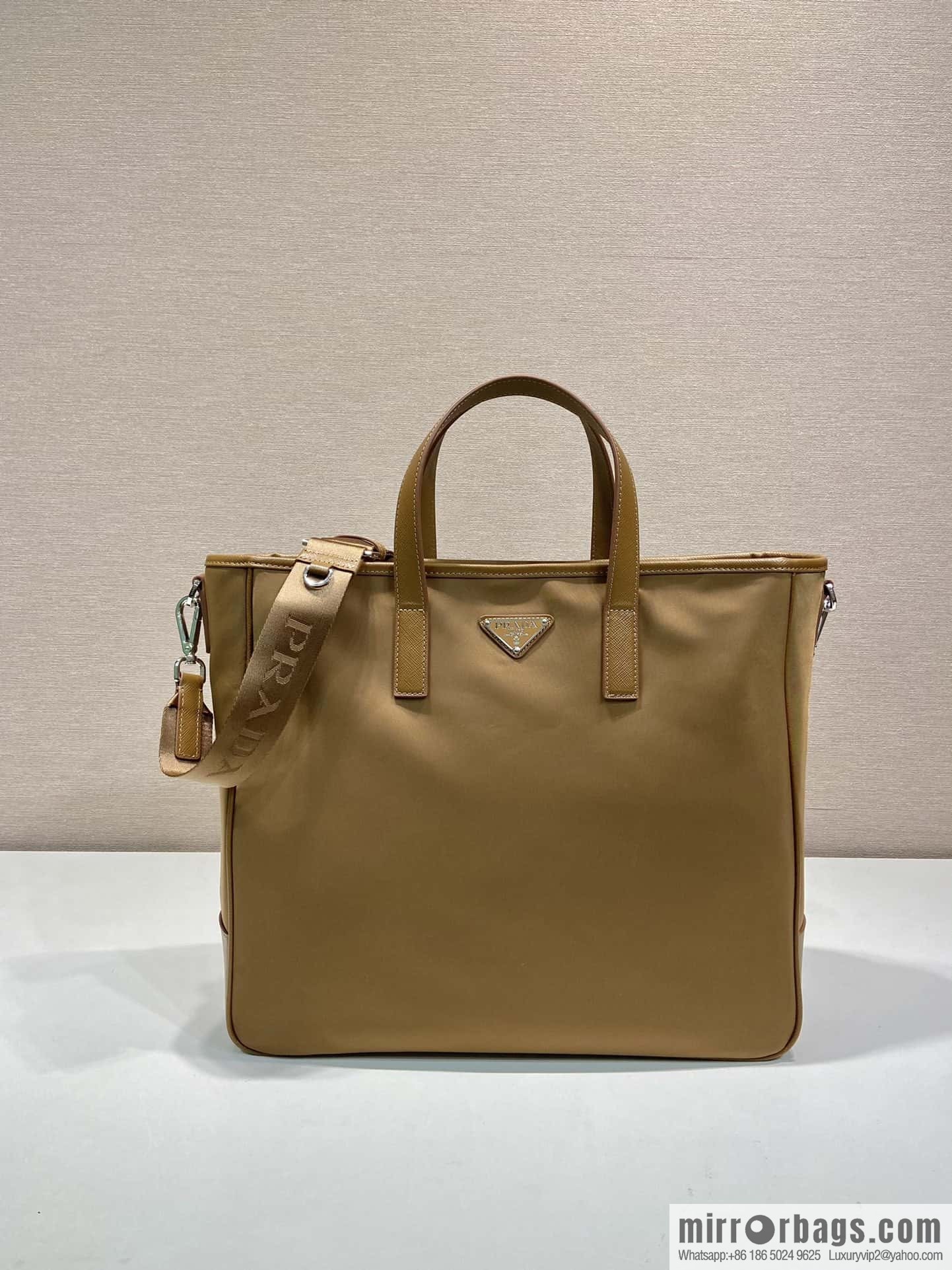 PRADA 🎉 exclusive debut 🎉 2VG064 new color