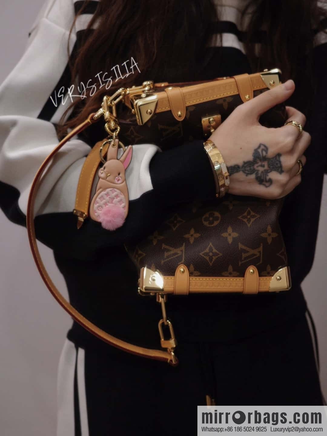 LV 𝑺𝑰𝑫𝑬 𝑻𝑹𝑼𝑵𝑲 Chip Diamond Jump Code Medium Series #M