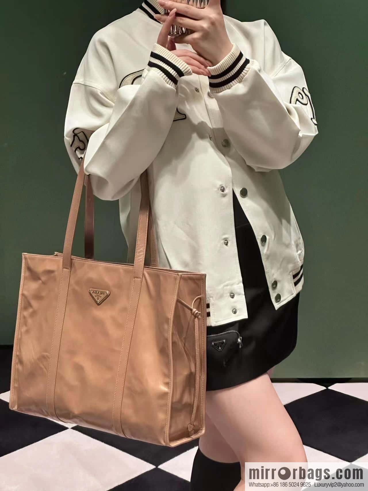 PRADA 🎉 oil wax tote bag 🎉 1BG460 caramel color