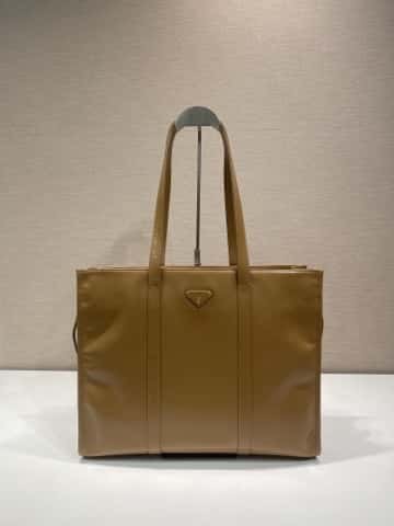 PRADA 🎉 oil wax tote bag 🎉 1BG460 caramel color