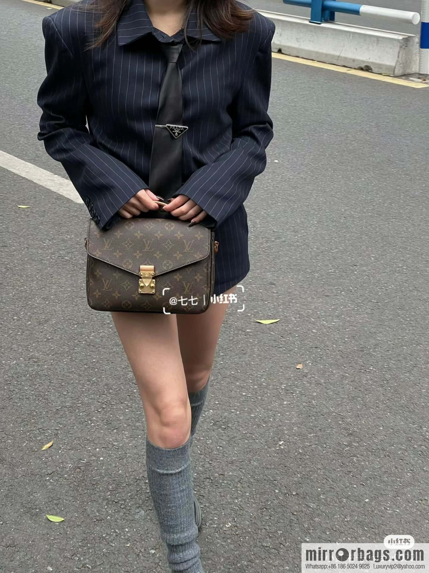 LV ππππππππ πππππ chip rhombus code messenger bag series M44875