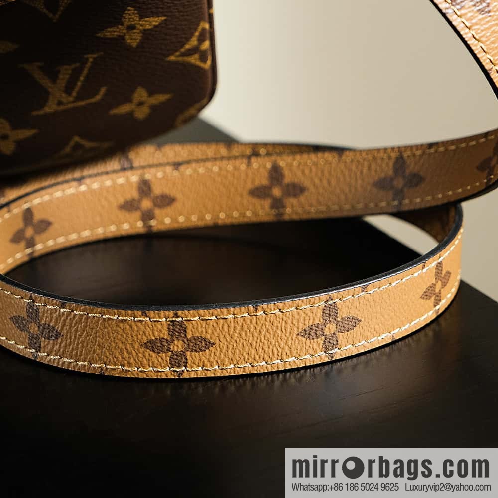 LV 𝐏𝐎𝐂𝐇𝐄𝐓𝐓𝐄 𝐌𝐄𝐓𝐈𝐒 chip rhombus code messenger bag series M44876
