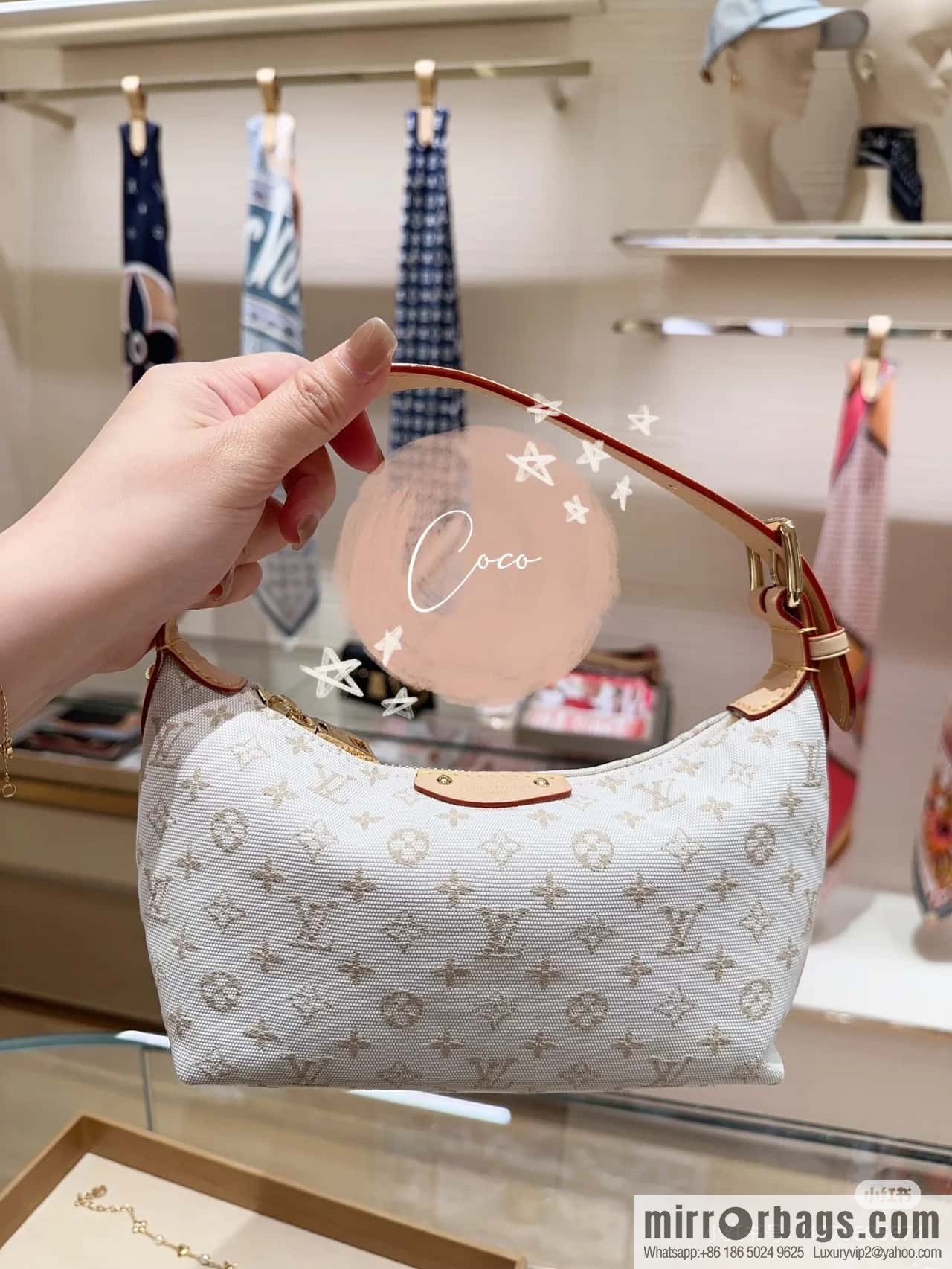 [Boutique‑grade] M12433 white, mini lunch box bag, moon bag series MINI MOON handbag