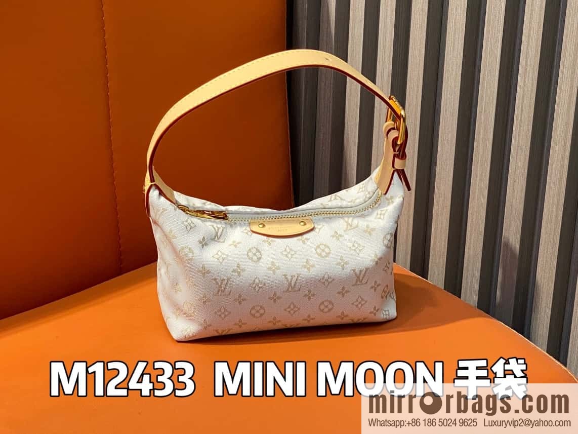 [Boutique‑grade] M12433 white, mini lunch box bag, moon bag series MINI MOON handbag