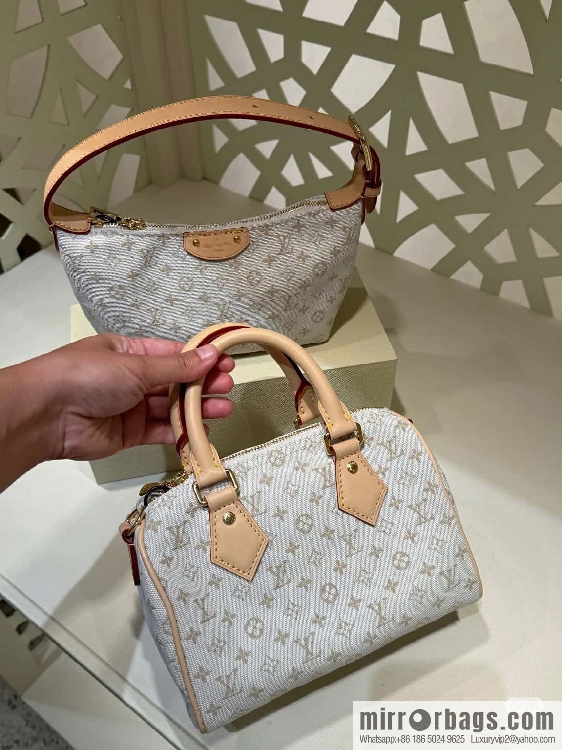[Boutique‑grade] M12747 white denim, pillow bag speedy series Speedy Bandoulière 20 handbag