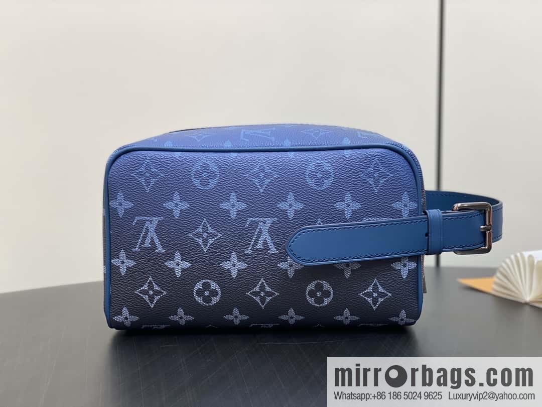 [Premium‑quality] M11599 blue gradual change toilet bag cosmetic bag series Locker Dopp Kit toilet bag