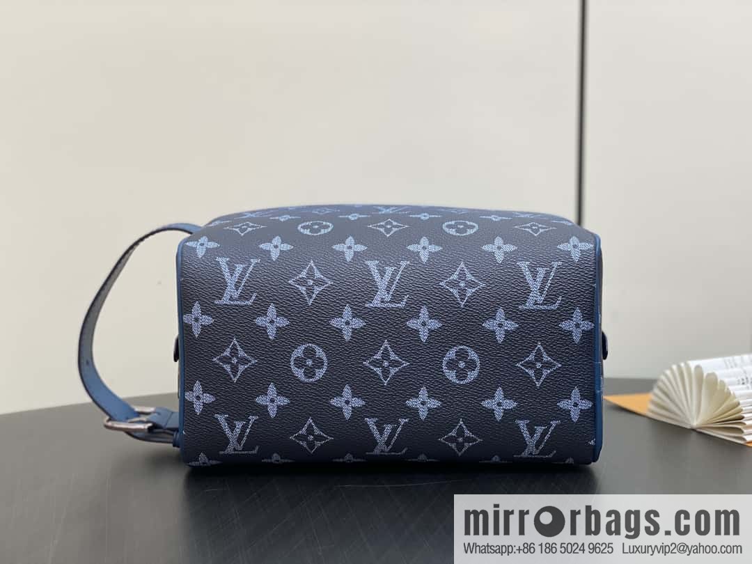 [Premium‑quality] M11599 blue gradual change toilet bag cosmetic bag series Locker Dopp Kit toilet bag