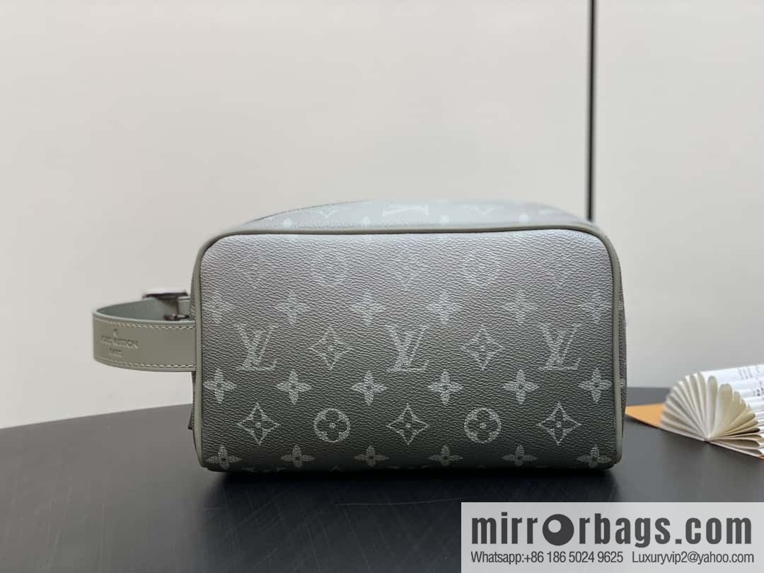 [Premium‑quality] M11599 gray gradual change toilet bag cosmetic bag series Locker Dopp Kit toilet bag