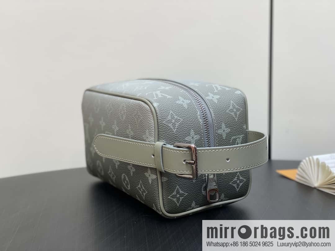 [Premium‑quality] M11599 gray gradual change toilet bag cosmetic bag series Locker Dopp Kit toilet bag