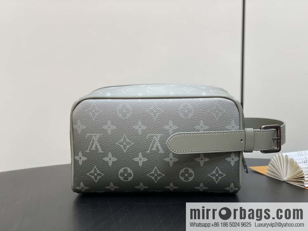 [Premium‑quality] M11599 gray gradual change toilet bag cosmetic bag series Locker Dopp Kit toilet bag