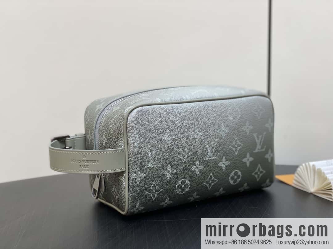 [Premium‑quality] M11599 gray gradual change toilet bag cosmetic bag series Locker Dopp Kit toilet bag