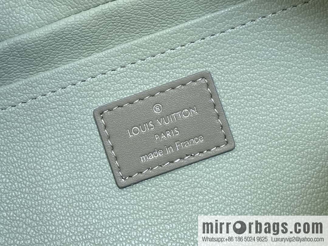 [Premium‑quality] M11599 gray gradual change toilet bag cosmetic bag series Locker Dopp Kit toilet bag
